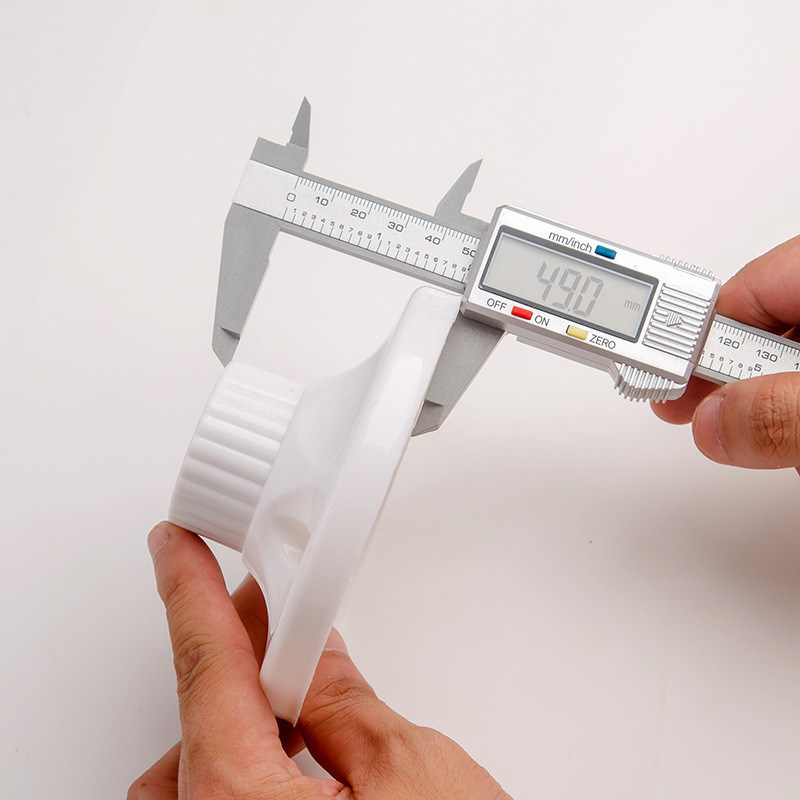 白い平板ランプベースセイリングタイプE27 220Vの電圧付きの螺旋式ランプホルダー